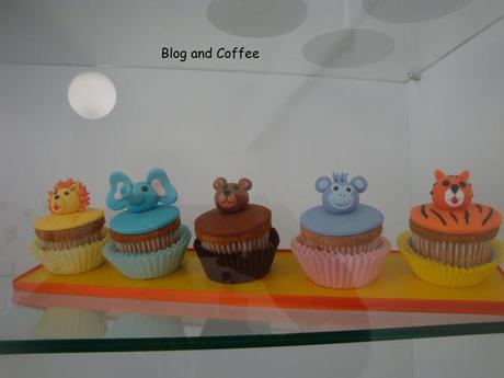 Parada Obligatoria: La nueva tienda de Pedacitos de Azúcar & Cupcake Blog and Coffee Parada Obligatoria: La nueva tienda de Pedacitos de Azúcar & Cupcake Blog and Coffee