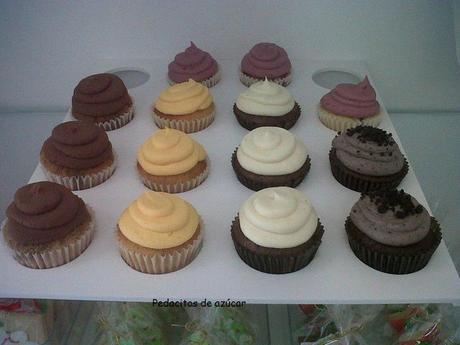 Parada Obligatoria: La nueva tienda de Pedacitos de Azúcar & Cupcake Blog and Coffee Parada Obligatoria: La nueva tienda de Pedacitos de Azúcar & Cupcake Blog and Coffee