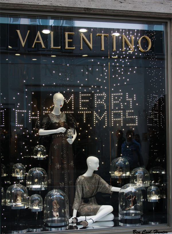 valentino escaparate navidad