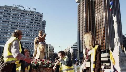 Gays y lesbianas critican el acto de familias cristianas en Madrid