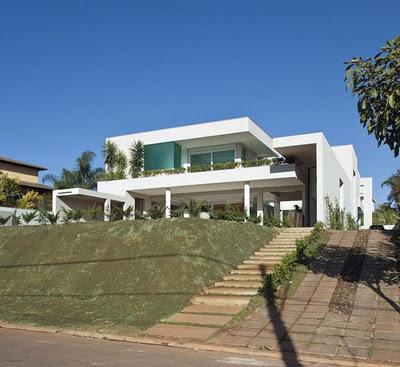 CASA MINIMALISTA EN ALPHAVILLE