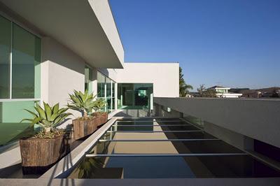 CASA MINIMALISTA EN ALPHAVILLE