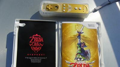 Mostrando el interior de la caja de Zelda Skyward Sword