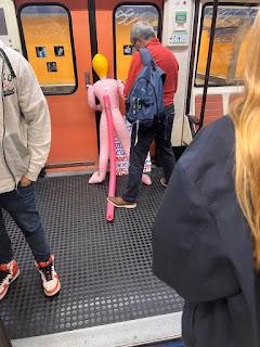 De la balada triste de un hombre con su muñeca hinchable