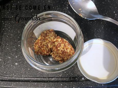 Bocados de salmón a la vinagreta de miel y mostaza