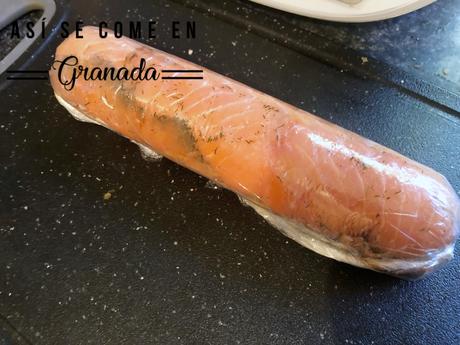 Bocados de salmón a la vinagreta de miel y mostaza