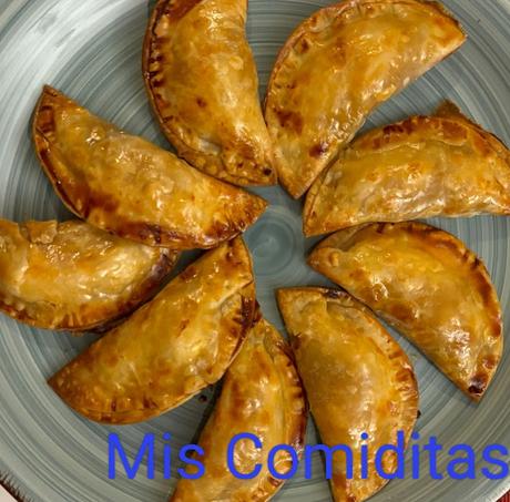 EMPANADILLAS DE QUESO MANCHEGO Y TOMATES SECOS EMPANADILLAS DE QUESO MANCHEGO Y TOMATES SECOS