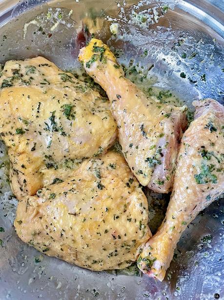 Risoni de calabaza y curry con pollo marinado al ajo y limón