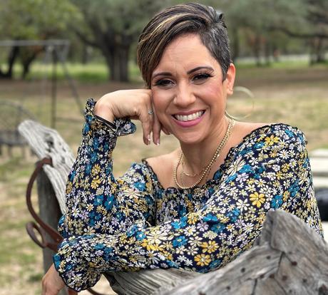 Izis La Enfermera de la Salsa lanza nuevo video musical: “Te Felicito” Izis_La_Enfermera_de_la_Salsa_-_Te_Felicito