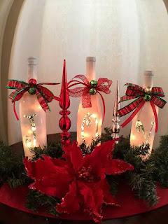 20 Centros de mesa navideños con botellas de vino 20 Centros de mesa navideños con botellas de vino