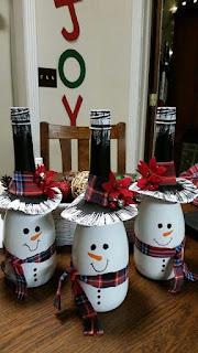 20 Centros de mesa navideños con botellas de vino