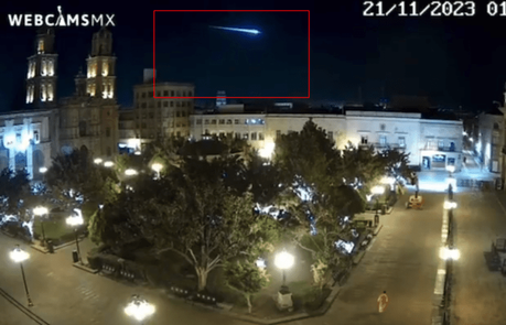 (video) Espectáculo Celestial: Meteorito Ilumina el Cielo en el Centro de México y se vío en SLP