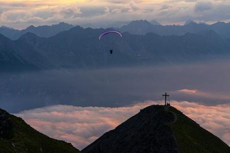 Los 8 lugares para volar en parapente en los Alpes de Europa Los 8 lugares para volar en parapente en los Alpes de Europa