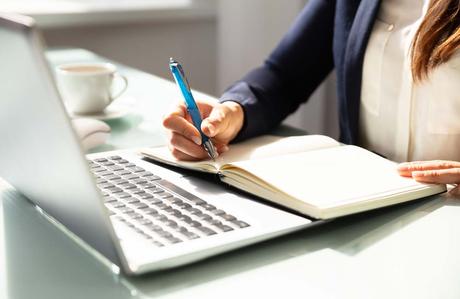 Motivos por los que la Inteligencia Artificial NUNCA reemplazará la Escritura Humana Motivos por los que la Inteligencia Artificial NUNCA reemplazará la Escritura Humana