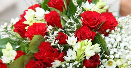 Vive una experiencia única con envío de rosas a domicilio