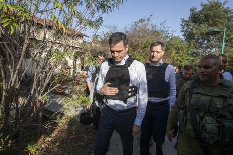 Albares rechaza las «falsas e inaceptables» acusaciones de Israel tras decir que Sánchez apoya el terrorismo de Hamás