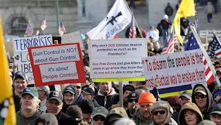 De una navajita en el bolsillo