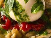 Berenjena burrata mermelada tomate albahaca