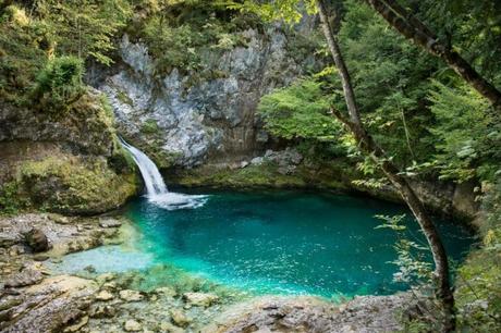 El Ojo Azul, Albania