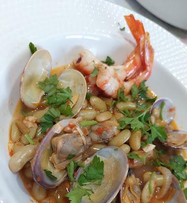 ALUBIAS VERDINAS CON ALMEJAS