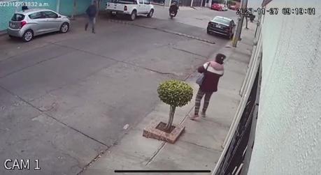 Asalto a Mano Armada en Walmart Muñoz: La Víctima Denuncia Falta de Acción Policial