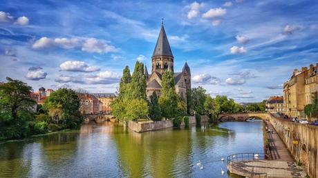 Metz-sur-la-Moselle (Fr.)