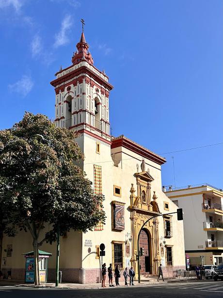 La Iglesia de San Roque (2): la Portada principal y la Torre.
