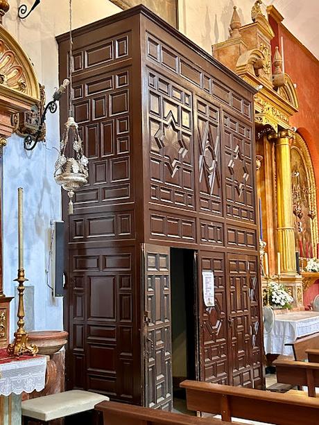 La Iglesia de San Roque (3): la Puerta lateral.