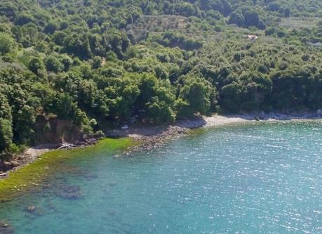 Las playas escondidas de Larissa Playas de Larisa
