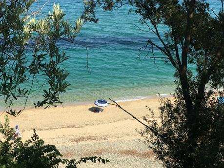 Las playas escondidas de Larissa Playas de Larisa