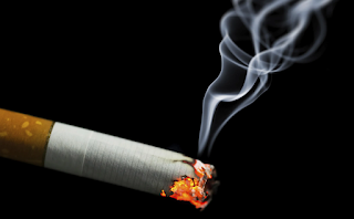 Los síntomas más comunes en personas que fuman y vapean.