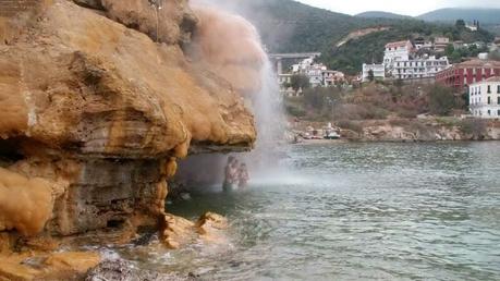 5 viajes a baños termales en Grecia Aguas termales