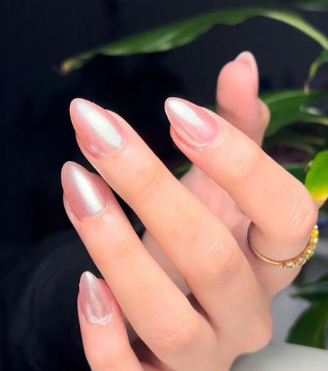 #Trending topic: colores, uñas lipgloss y color french: minimalistas para nada aburridas.