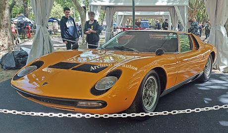 Lamborghini Miura P400, un deportivo clásico presentado en el año 1966 Lamborghini Miura P400, un deportivo clásico presentado en el año 1966