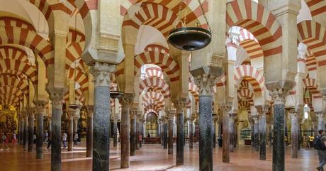 La majestuosa mezquita de Córdoba: Un tesoro de la historia y la arquitectura