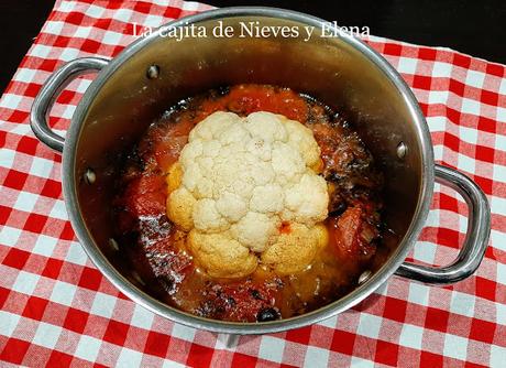 Coliflor en salsa putanesca a la hierbabuena