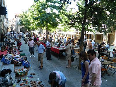 La Hoja Parroquial de la Moda. La Hoja Parroquial de la Moda.