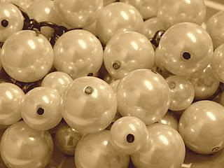 La Hoja Parroquial de la Moda. La Hoja Parroquial de la Moda.