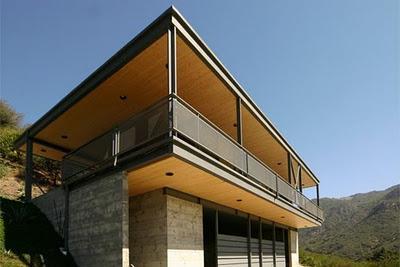 CASA COLGADA DE BRUCE BOLANDER