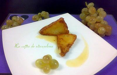 Torrijas de queso de oveja tierno con jarabe de uva