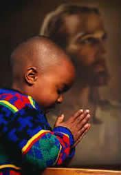Por qué enseñarle a su hijo a orar