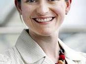 Catherine Stihler PAIS: 'Resulta inaceptable falta regulación implantes mamarios'