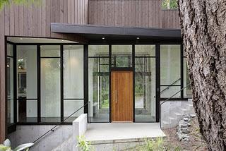 ACCESOS Y PUERTAS MODERNAS