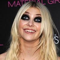 Dile NO!.. al exceso de maquillaje Dile NO!.. al exceso de maquillaje