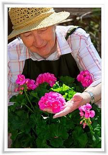 574.- “La gente elige el camino que le da la mayor recompensa por el menor esfuerzo, es una ley natural, y tú la desafiaste. Por eso te contraté”