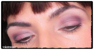 Enero suave: ojos coral y labios nude