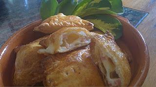 Hojaldres de jamon y queso y concurso