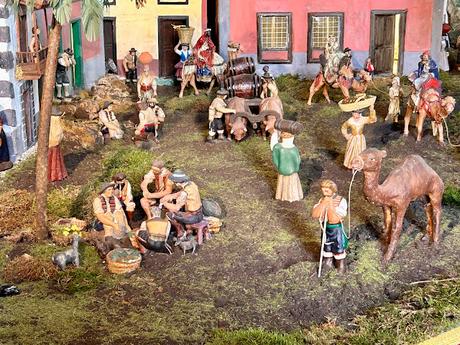 El Belén popular canario en la sala del Apeadero del Ayuntamiento.