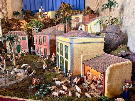 El Belén popular canario en la sala del Apeadero del Ayuntamiento.