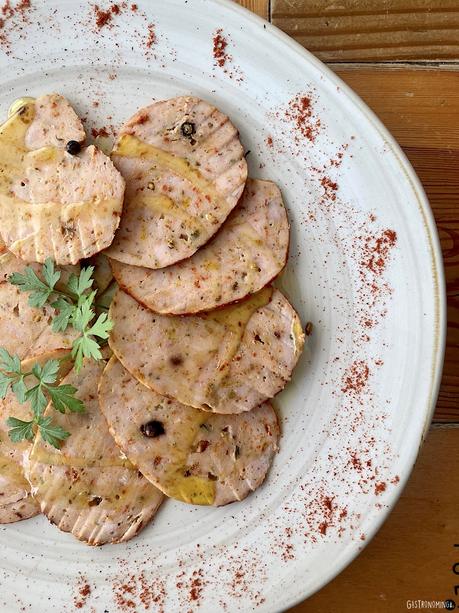 “Jamón” o fiambre de pollo con especias (sous vide) “Jamón” o fiambre de pollo con especias (sous vide)